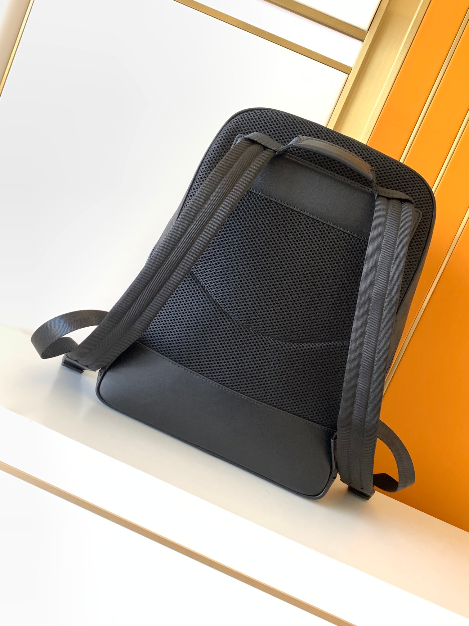 Minimalist Black Embossed Back - Leather Work Rucksack Mens ulasan dan harga