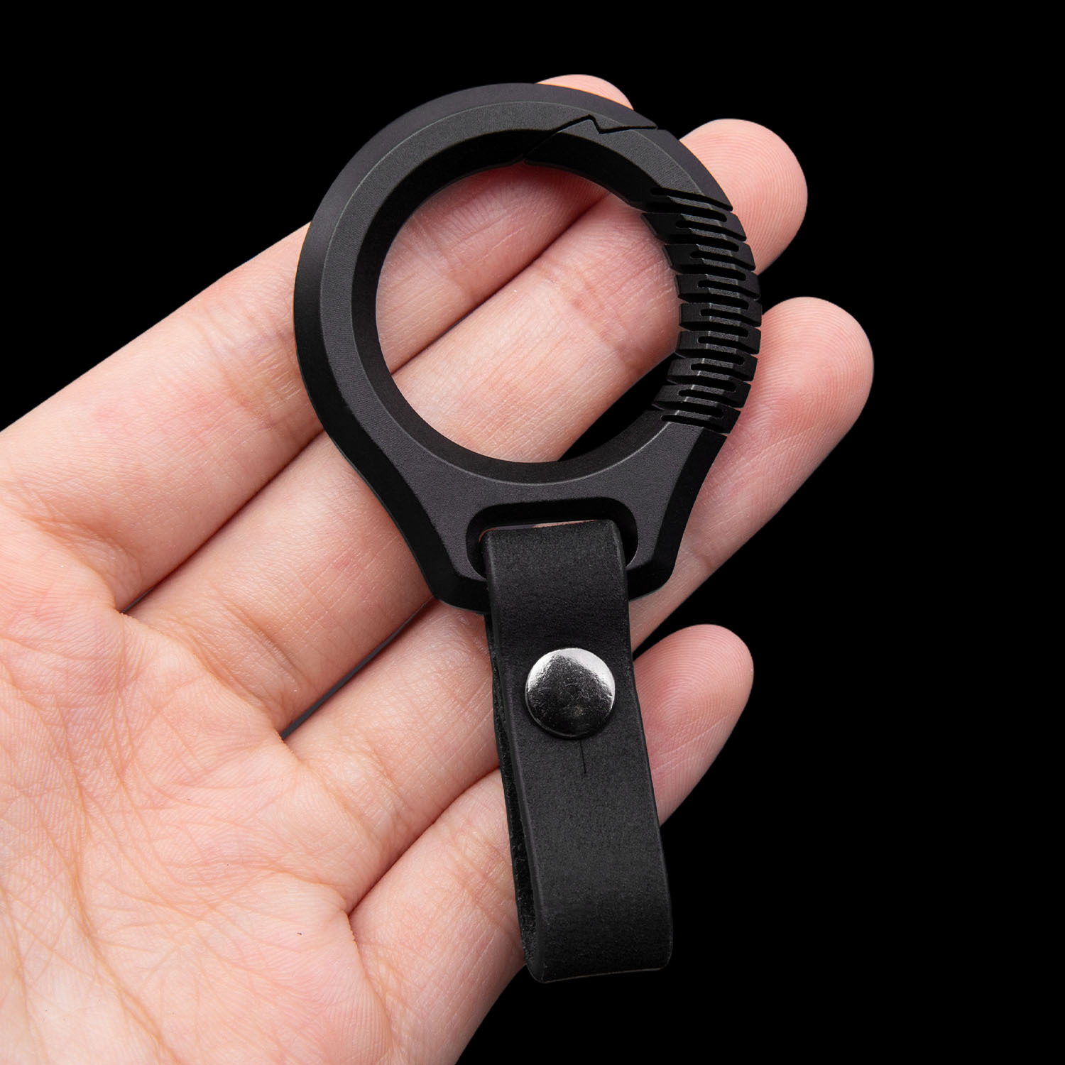 Black Titanium Key Chain Luxur - Leatherwork Ruler ulasan dan harga
